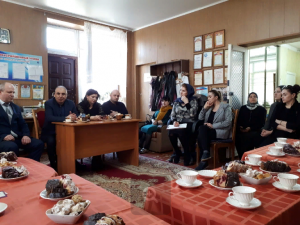 Проблемы неблагополучных семей обсудили за круглым столом, в центре социального обслуживания населения Каспийска