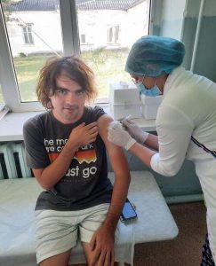 Московский турист получил вторую дозу вакцины от Covid-19 в Дахадаевском районе