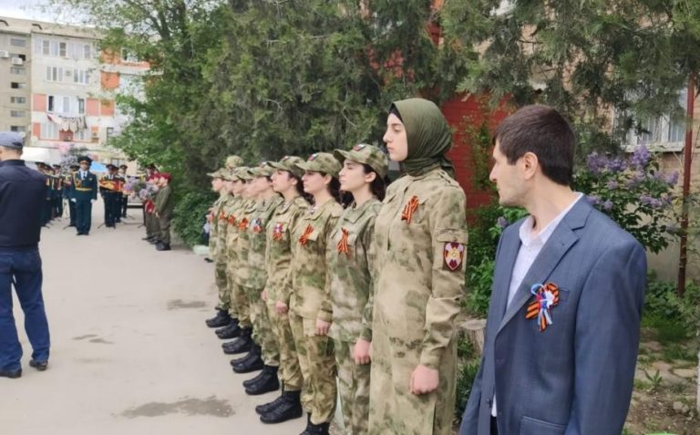 В Дагестане проводят парады у домов ветеранов Великой Отечественной войны