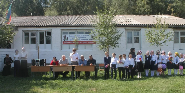 Директора Гутатлинской школы отстранили от занимаемой должности