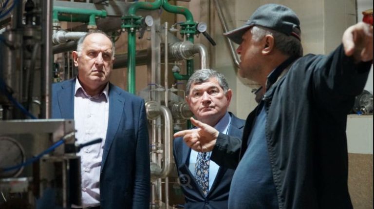 Правительство Дагестана разработает меры финансового оздоровления Кикунинского консервного завода