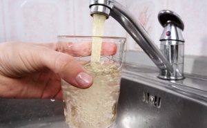 «Махачкалаводоканал» рекомендует не употреблять воду из крана