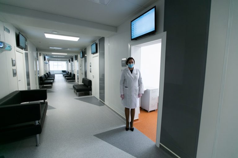 В Дагестане до 2025 года планируют отремонтировать около 300 медучреждений