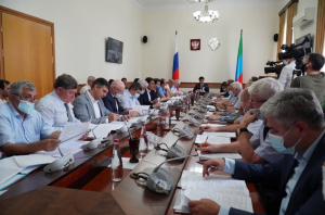 Проекты по созданию ярмарочного комплекса и закладке суперинтенсивного сада получили поддержку Правительства РД