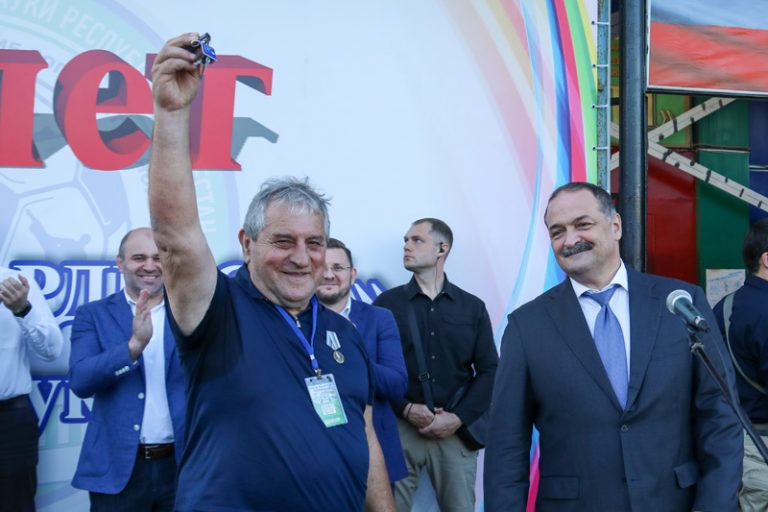 Сергей Меликов поздравил Республиканскую детско-юношескую спортивную школу с 30-летним юбилеем (ФОТО)