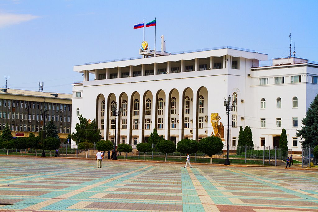 Сергей Меликов поздравил дагестанцев с Днем единства народов Дагестана