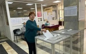 На одном из избирательных участков в Махачкале уже проголосовало около 300 избирателей