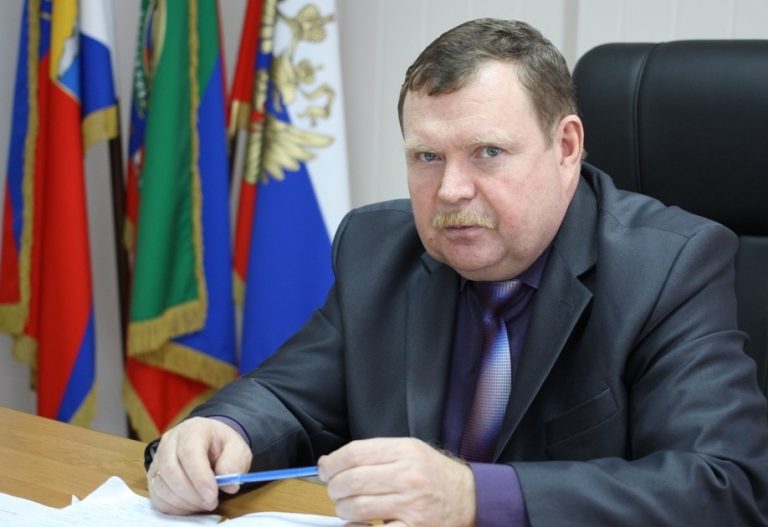 Мэр Кизляра поздравил учителей с профессиональным праздником
