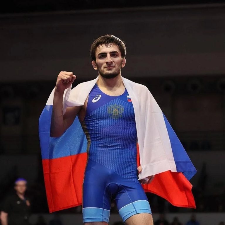 Абасгаджи Магомедов стал чемпионом мира по вольной борьбе