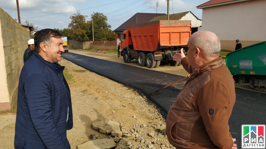 В Кумторкалинском районе продолжаются работы в рамках проекта «Мой Дагестан – мои дороги»