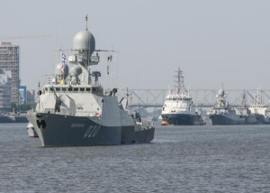 Более 20 кораблей Каспийской флотилии передислоцировано в Каспийск