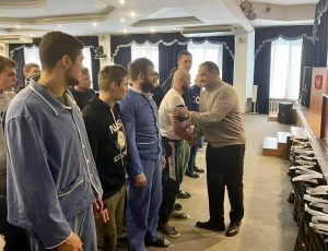 Сергей Меликов навестил дагестанских ребят и сослуживцев, получивших ранение в ходе спецоперации в Украине