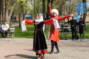 Артисты Буйнакского района выступили перед ранеными участниками спецоперации в госпитале в Ростове