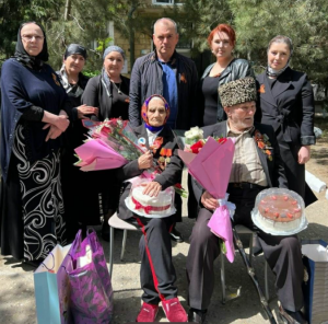 В Каспийске провели парад Победы для отдельных ветеранов Великой Отечественной войны