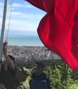 В канун Дня Победы, в Дербенте подняли Знамя Победы