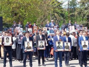 На центральной площади Буйнакска проходит торжественное открытие Парада