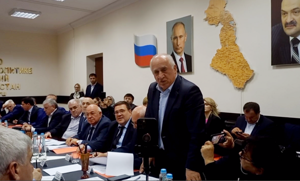Выступил заведующий кафедрой, доктор юридических наук, профессор Абулмуслим Муртазалиев