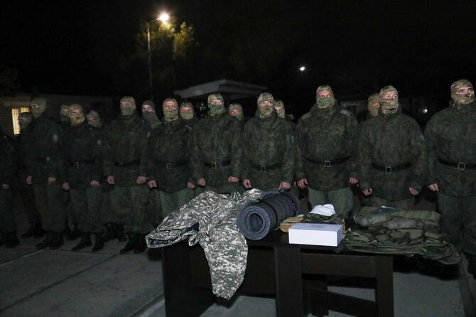 Пограничникам Дагестана передали комплекты для нужд военнослужащих