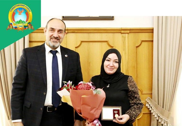 Педагог Заира Пахрудинова, работающая в школе Мелитополя, награждена Минобрнауки РД