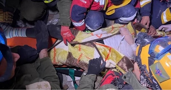 Спасатели ЦАХАЛа вытащили из-под обломков в Турции шестерых выживших
