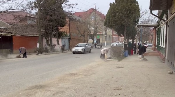 В Хасавюрте в самом разгаре общереспубликанский субботник.
