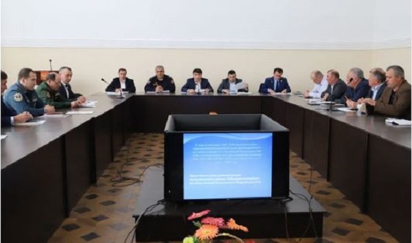 О преимуществах военной службы по контракту говорили на совещании у главы Табасаранского района