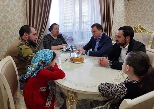 Председатель Народного Собрания Заур Аскендеров посетил мобилизованного