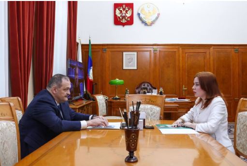Сергей Меликов провёл рабочую встречу с Уполномоченным по правам ребёнка в Дагестане Мариной Ежовой