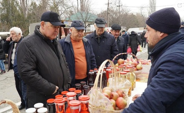 В Махачкале прошла первая республиканская сельхозярмарка в 2023 году