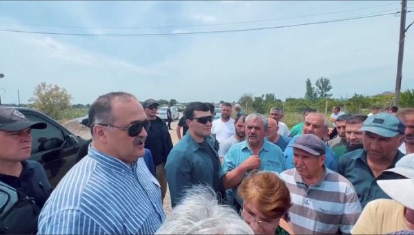 Сергей Меликов пообщался с жителями села Белиджи