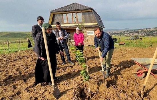 Султан Хамзаев предложил распространить пример Сада Памяти в Буйнакске на всю страну