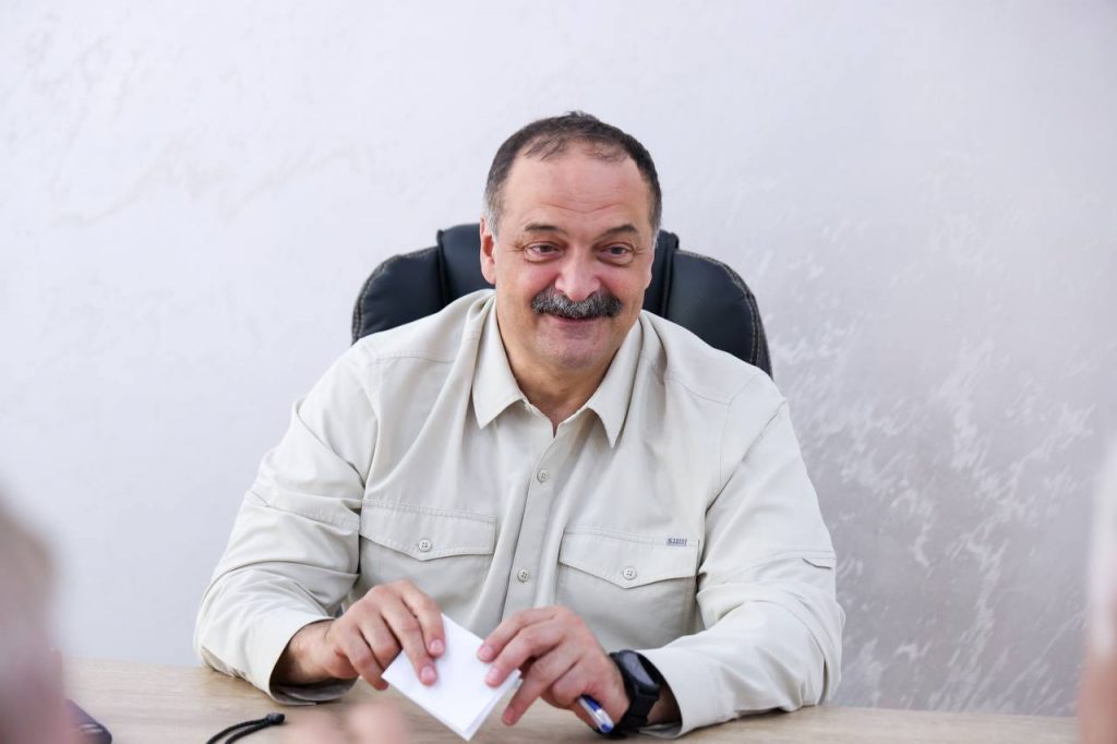 Сергей Меликов пожелал успехов в работе новому прокурору Дагестана Виктору Эппу