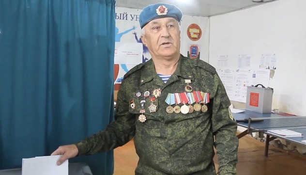Участник Афганской войны Багавудин Магомедов проголосовал в Гумбетовском районе