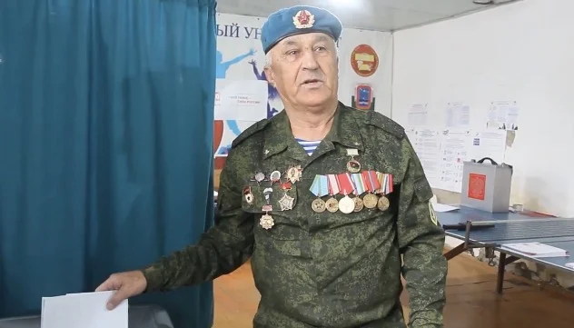 Участник Афганской войны Багавудин Магомедов проголосовал в Гумбетовском районе