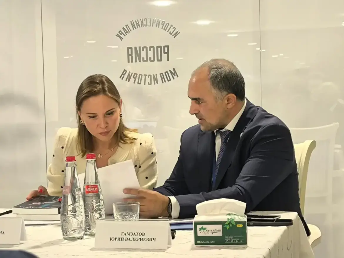 Газеты в Дагестане превратят в мультимедийные платформы с помощью смартфона