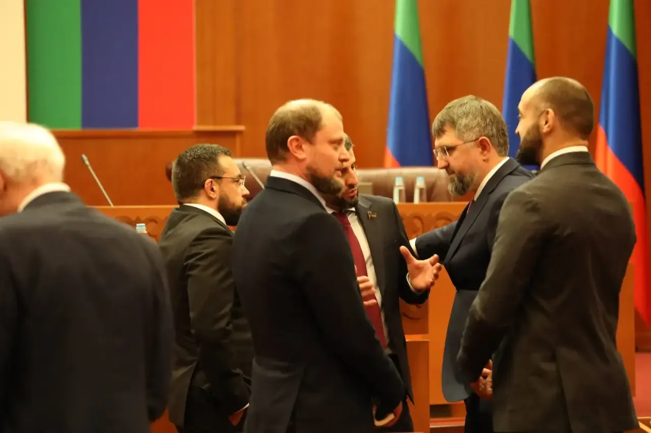 Магомед Рамазанов обсудил с фракцией «Единая Россия» развитие Дагестана