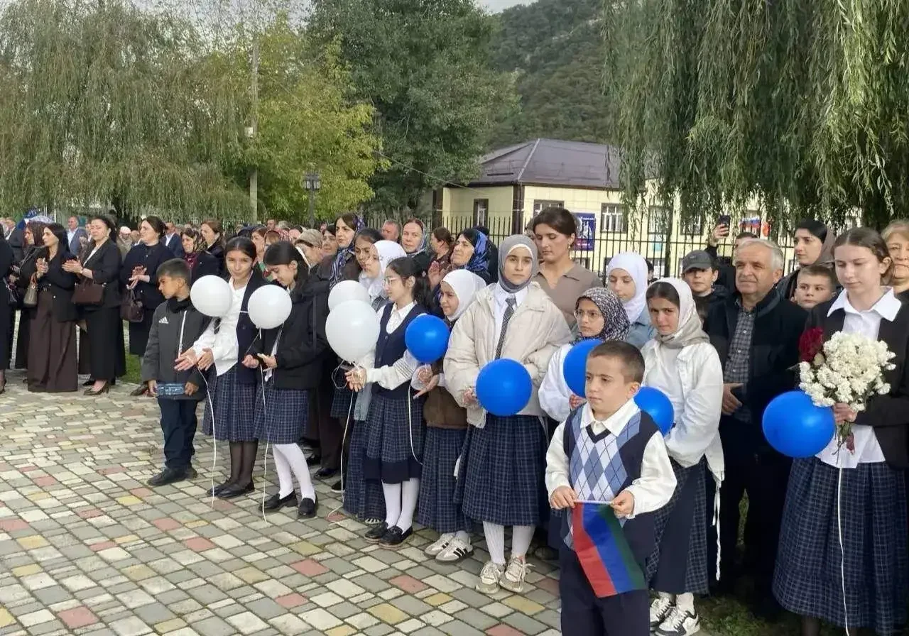 В Табасаранском районе открыли памятник учителю