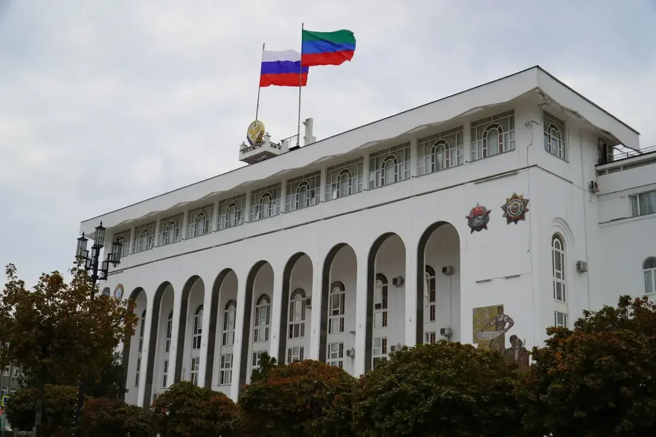 В Дагестане сократили число советников и помощников руководителей органов власти