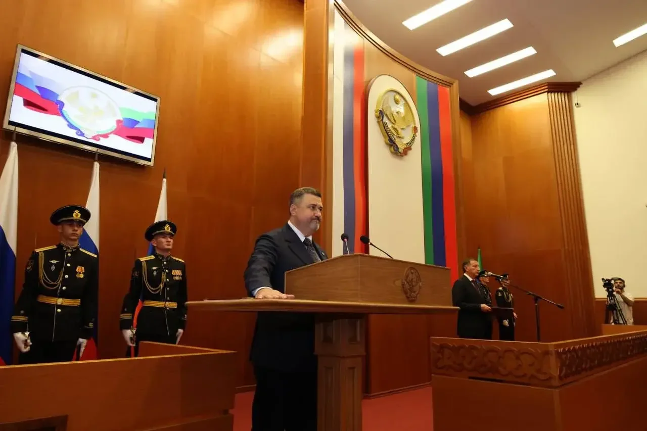 Представители органов власти, муниципалитетов и общественности поздравили Фёдора Щукина с избранием главой Дагестана
