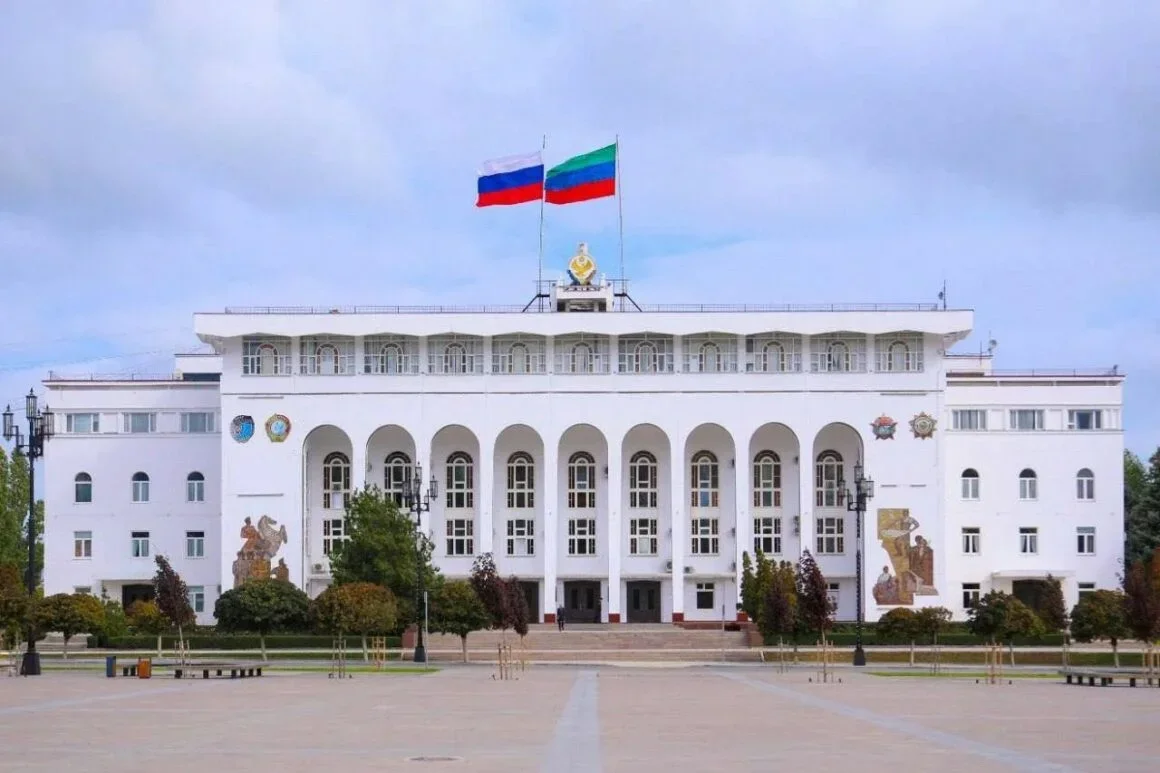 В Дагестане наградят лучших выпускников и призёров олимпиад премиями по 100 тысяч рублей