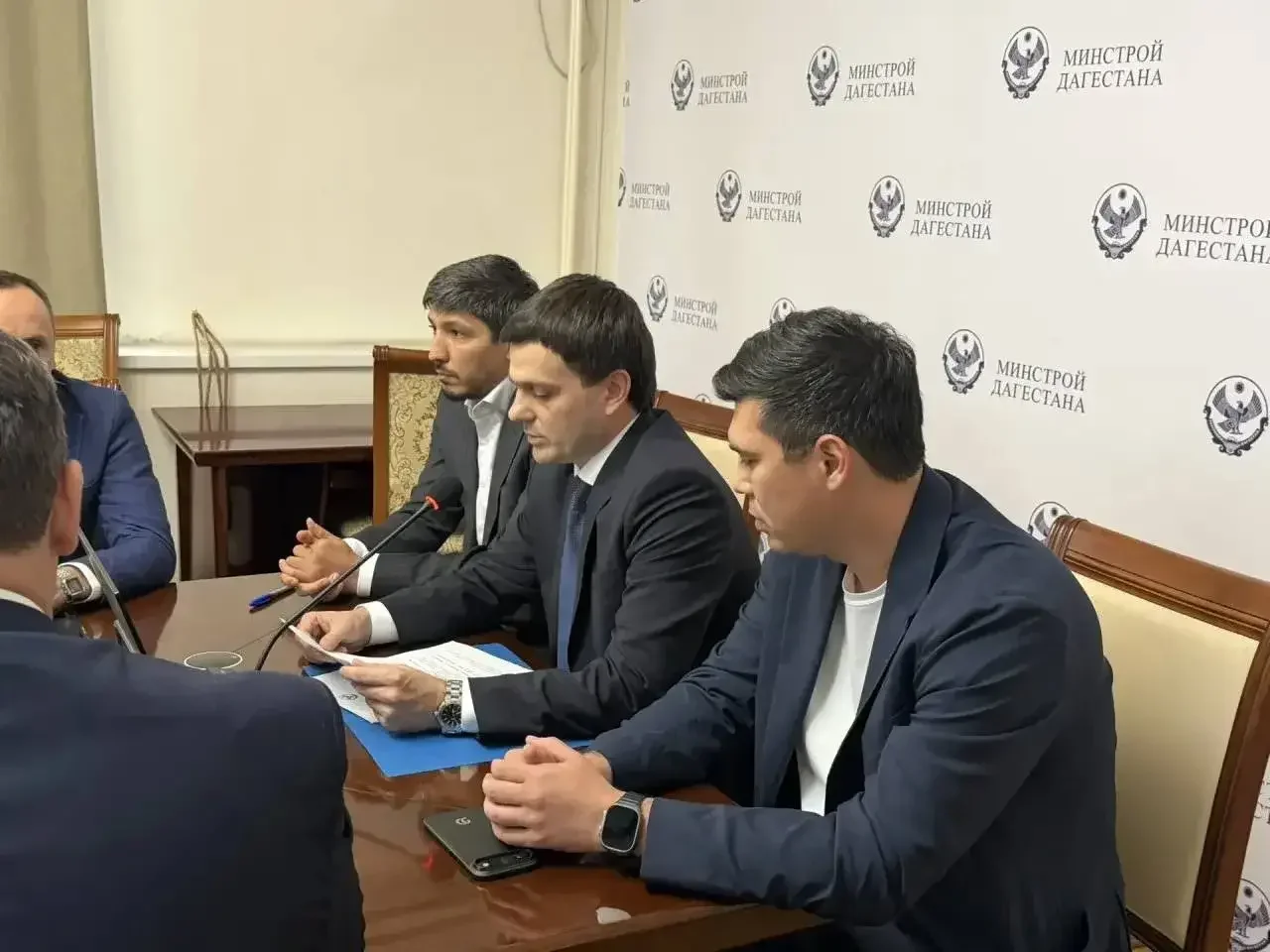 В Минстрое Дагестана сменился руководитель: коллективу представили Анвара Шамилова