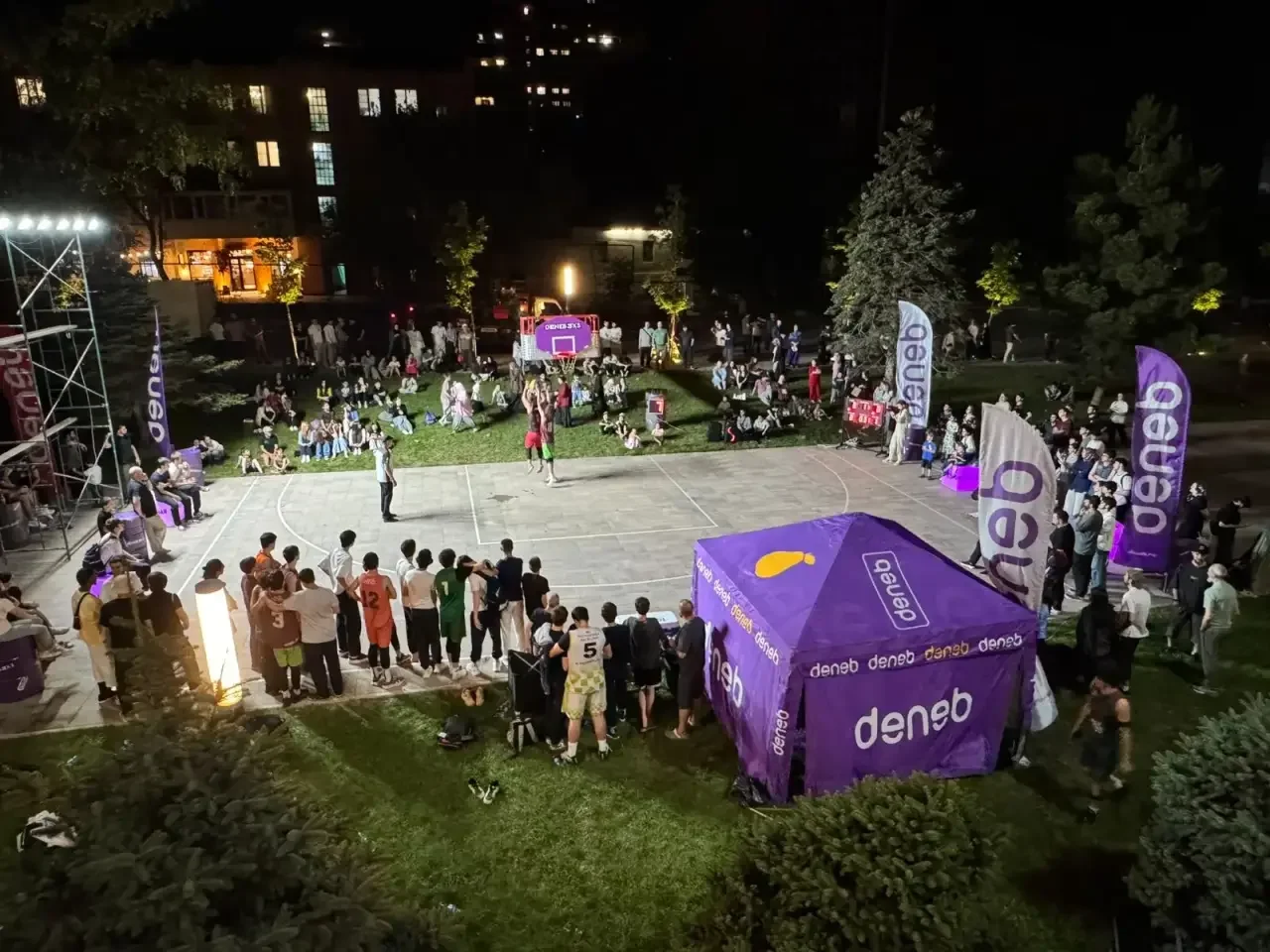 В Дагестане проходит турнир Deneb 3x3 - участников и зрителей ждут яркие соревнования по стритболу