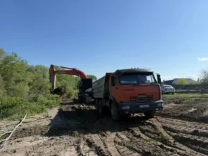 На Акташе ведутся противопаводковые работы