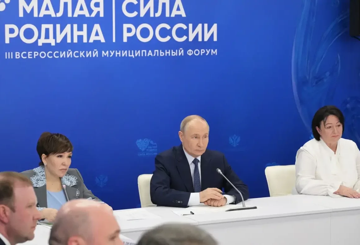 Поддержка пострадавших от паводков остаётся в фокусе внимания президента Владимира Путина