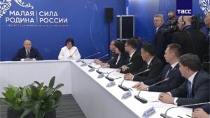Путин потребовал упростить помощь пострадавшим от паводков в Дагестане