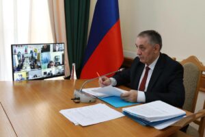 Зарплатные долги и теневая занятость: в Правительстве Дагестана обозначили проблемы