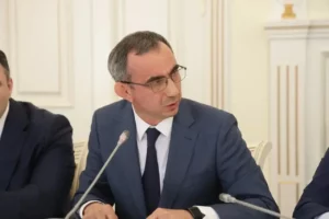 Заур Эминов рассказал о мерах по защите госсобственности и пополнению бюджета Дагестана