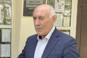 Армия как школа жизни: взгляд директора гимназии Эмирмагомеда Давудова