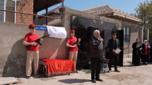 В Хасавюрте увековечили имя Арсена Абучева