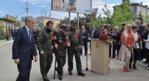 Персональный парад Победы провели для ветерана в Каспийске